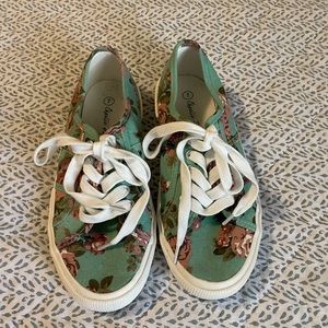 Women’s shoes  Charlie Paige